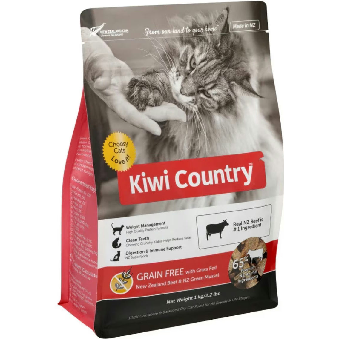 Kiwi Country grain free beef cat food in a red bag for weight management and clean teeth
