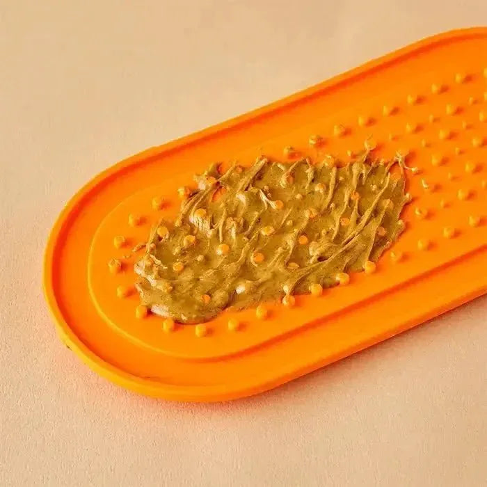 Poochie Butter Lick Pad Oval (with Suction Cups) - Talis Us